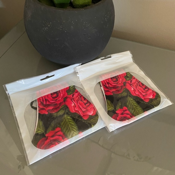 Red Rose Graphic Print Face Mask - Picture 7 of 10